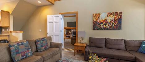 Télévision, cheminée