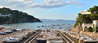 Nice apartment on the beach of Sa Riera, nice terrace