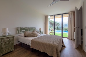 1 bedroom, iron/ironing board