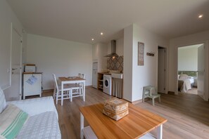 1 makuuhuone, silitysrauta/-lauta