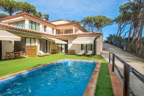 Pool - Nice apartment in small community with pool. (Begur)