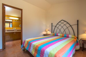 3 Schlafzimmer, Bügeleisen/Bügelbrett