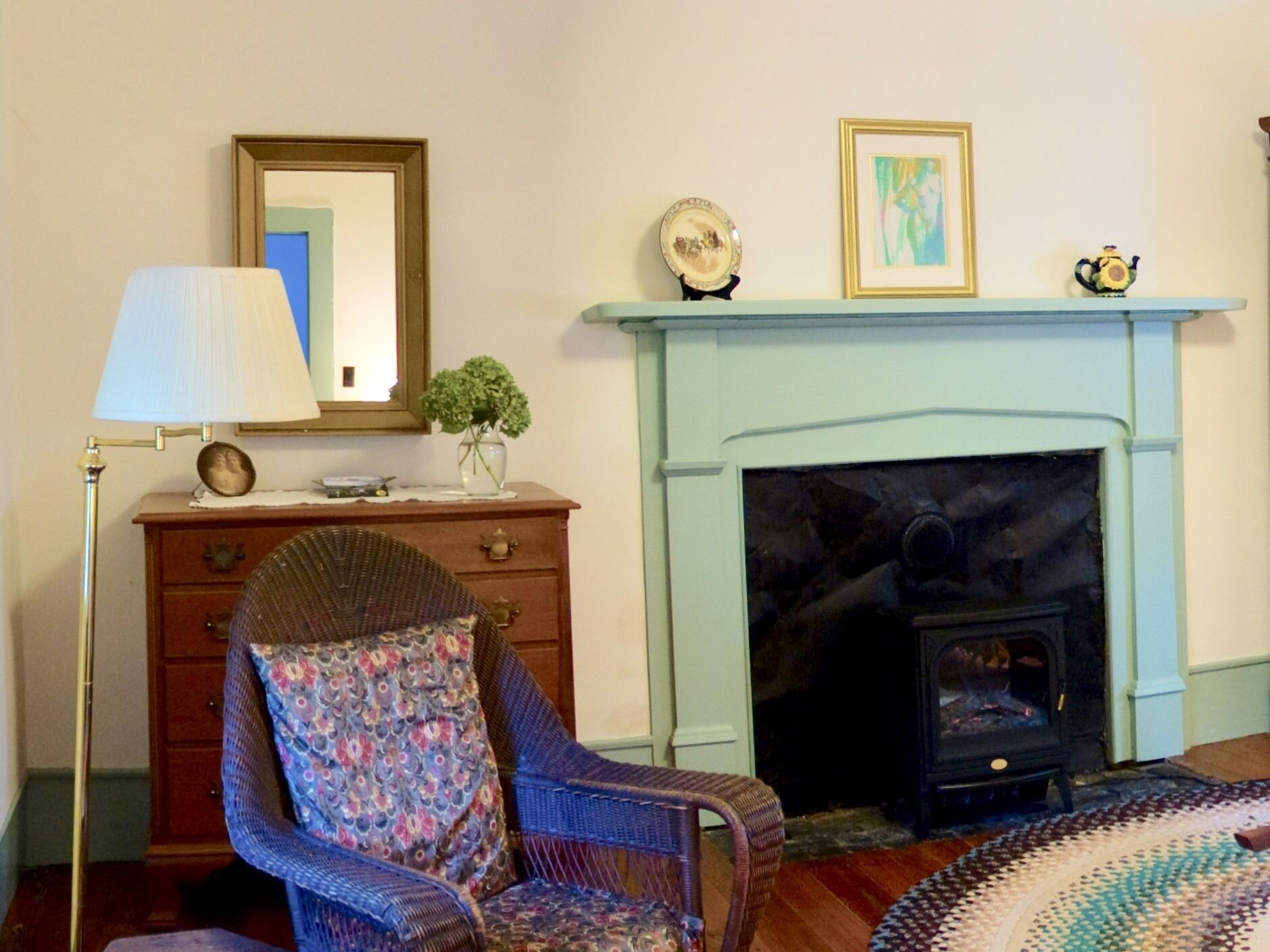 Oak Grove B&B second-floor suite with two rooms no pets