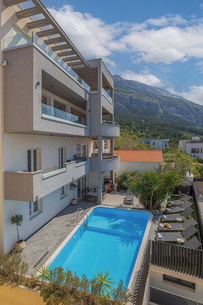 Outdoor pool, a heated pool - Villa Collis-apartment with private heated pool! (Makarska)