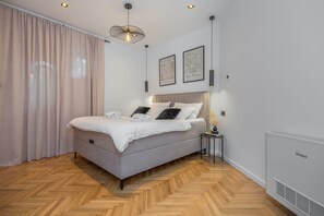 6 makuuhuonetta, silitysrauta/-lauta, ilmainen Wi-Fi, vuodevaatteet