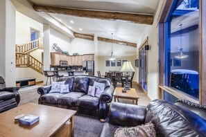 Televisión, chimenea