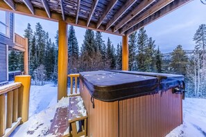 Bañera de hidromasaje exterior