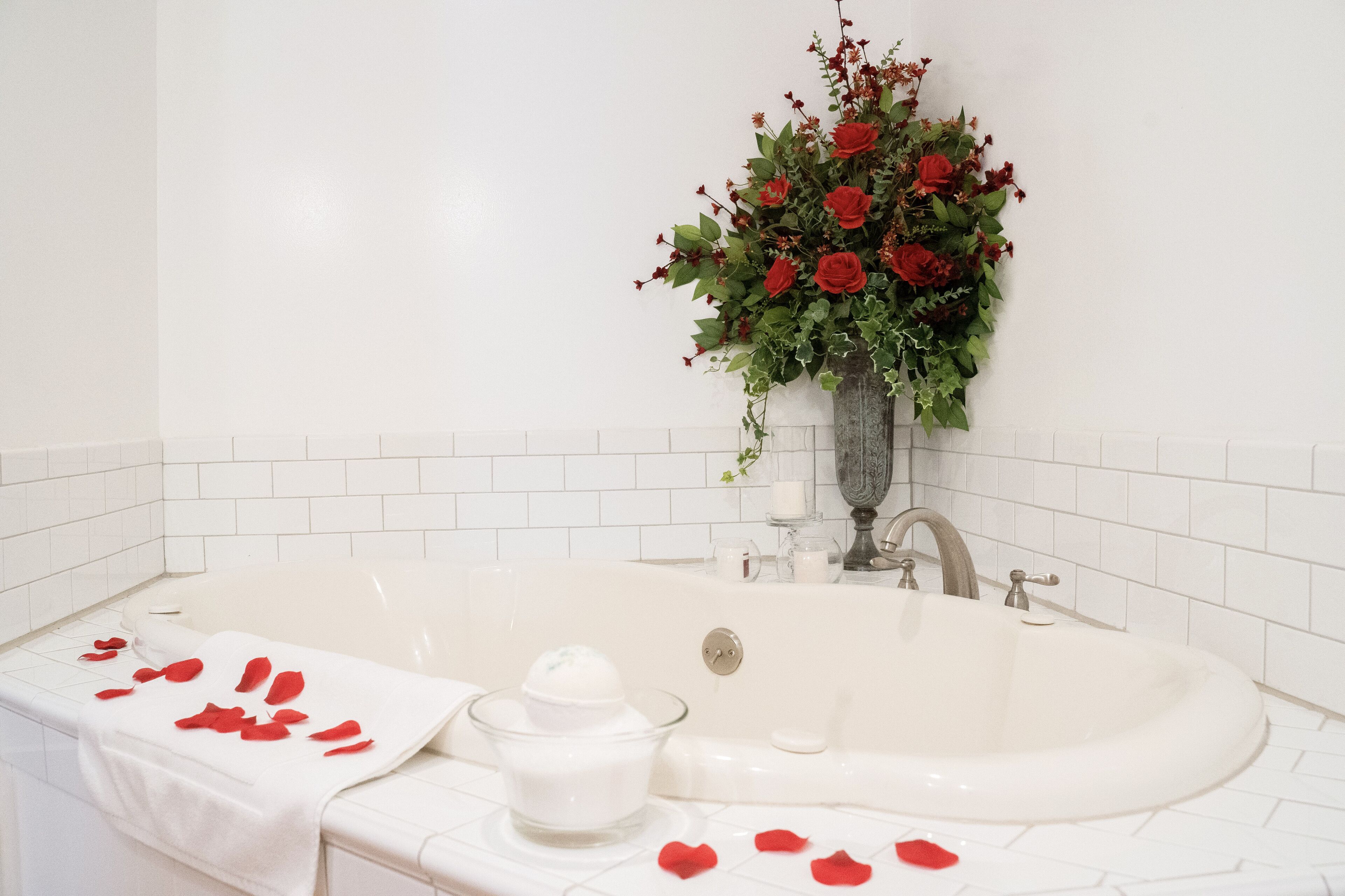 Rose Cottage-Suite-Jacuzzi-Cottage-Balcony