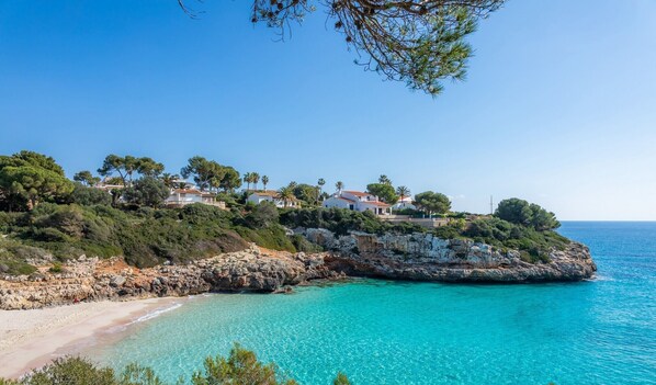 Beach nearby, beach towels