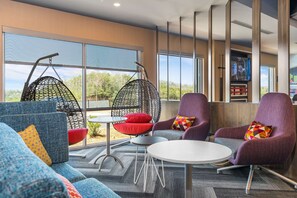 Lobby - Tru By Hilton Cartersville, GA (Cartersville)