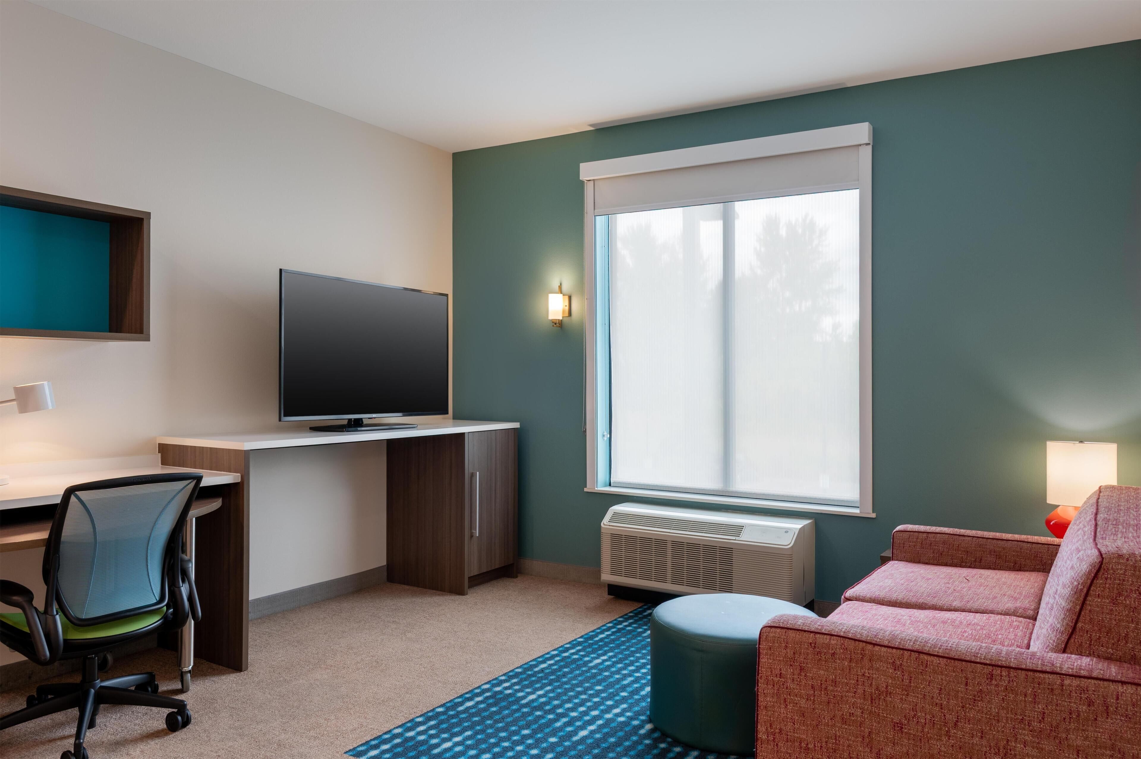 套房, 1 間臥室, 非吸煙房 | 起居區 | 55-吋LED 液晶電視、數位頻道、電視