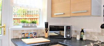 Oldbrook Lovely 3 bedroom house FREE WIFI AND NETFLIX