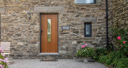 Stunning 3 bed cottage with exceptional views over fields and the Lakeland fells