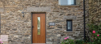 Stunning 3 bed cottage with exceptional views over fields and the Lakeland fells