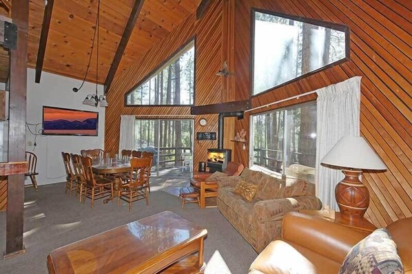 TV, fireplace, DVD player