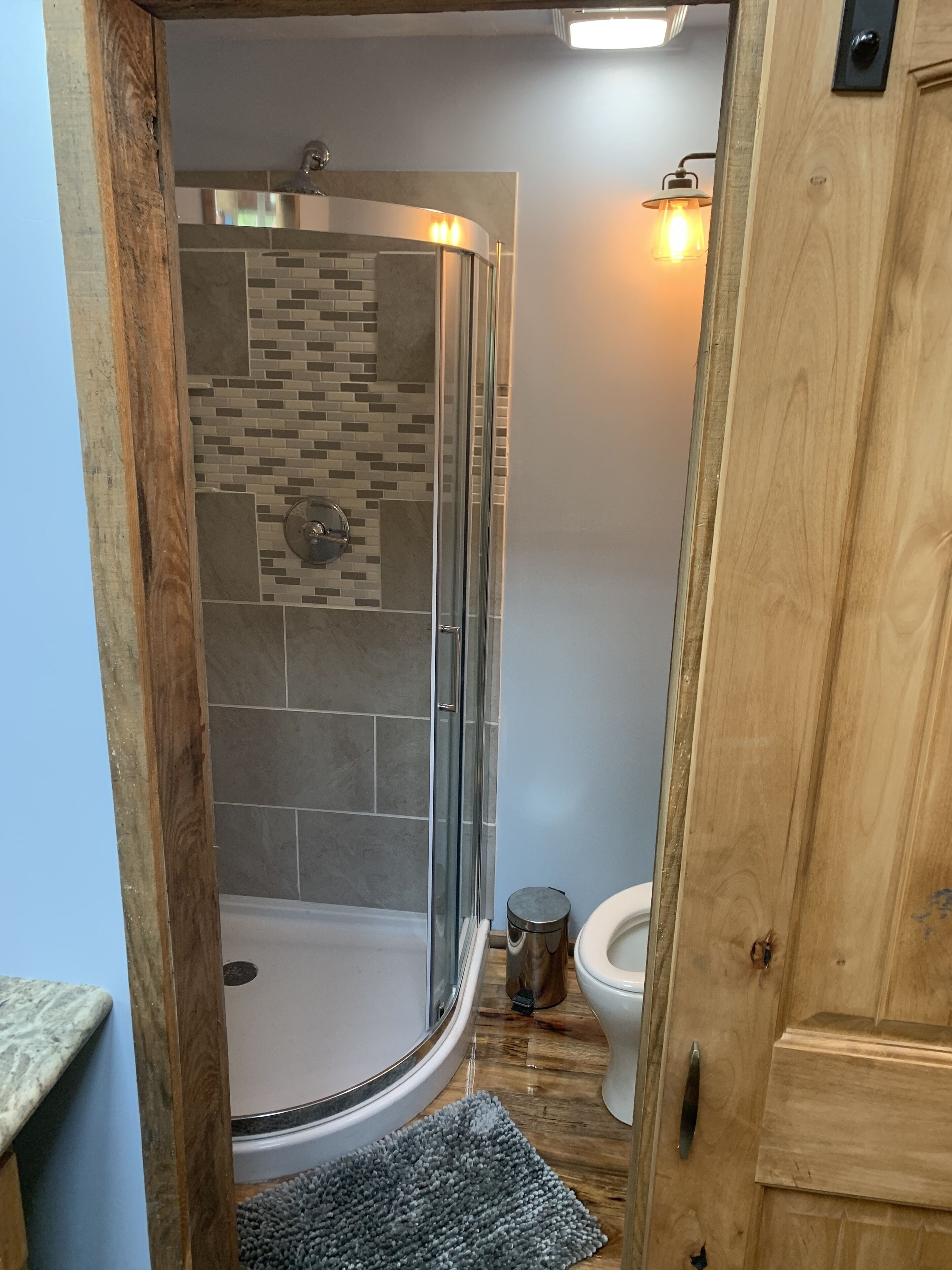 Fun Bunkhouse located right on the River