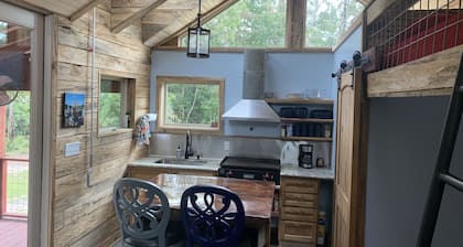 Fun Bunkhouse located right on the River