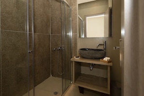 Junior Suite | Buồng tắm vòi sen