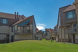 Unclassified image, 4 of 15, button