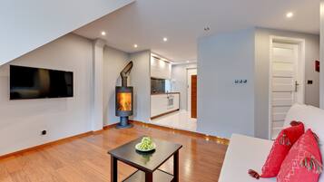 Apartment, 1 Bedroom, Kitchen, Beachside | Living room