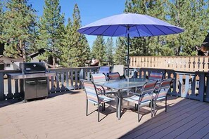 تناول الطعام بالخار�ج