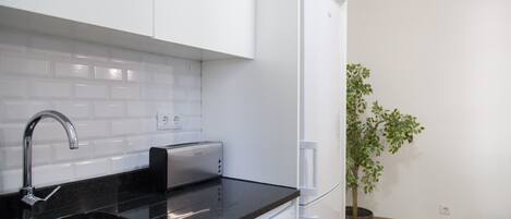 Refrigerador, microondas, horno y lavavajillas