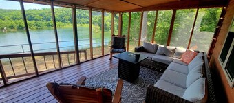 The Rainbow - Cabin 2 -Amazing White River frontage views!