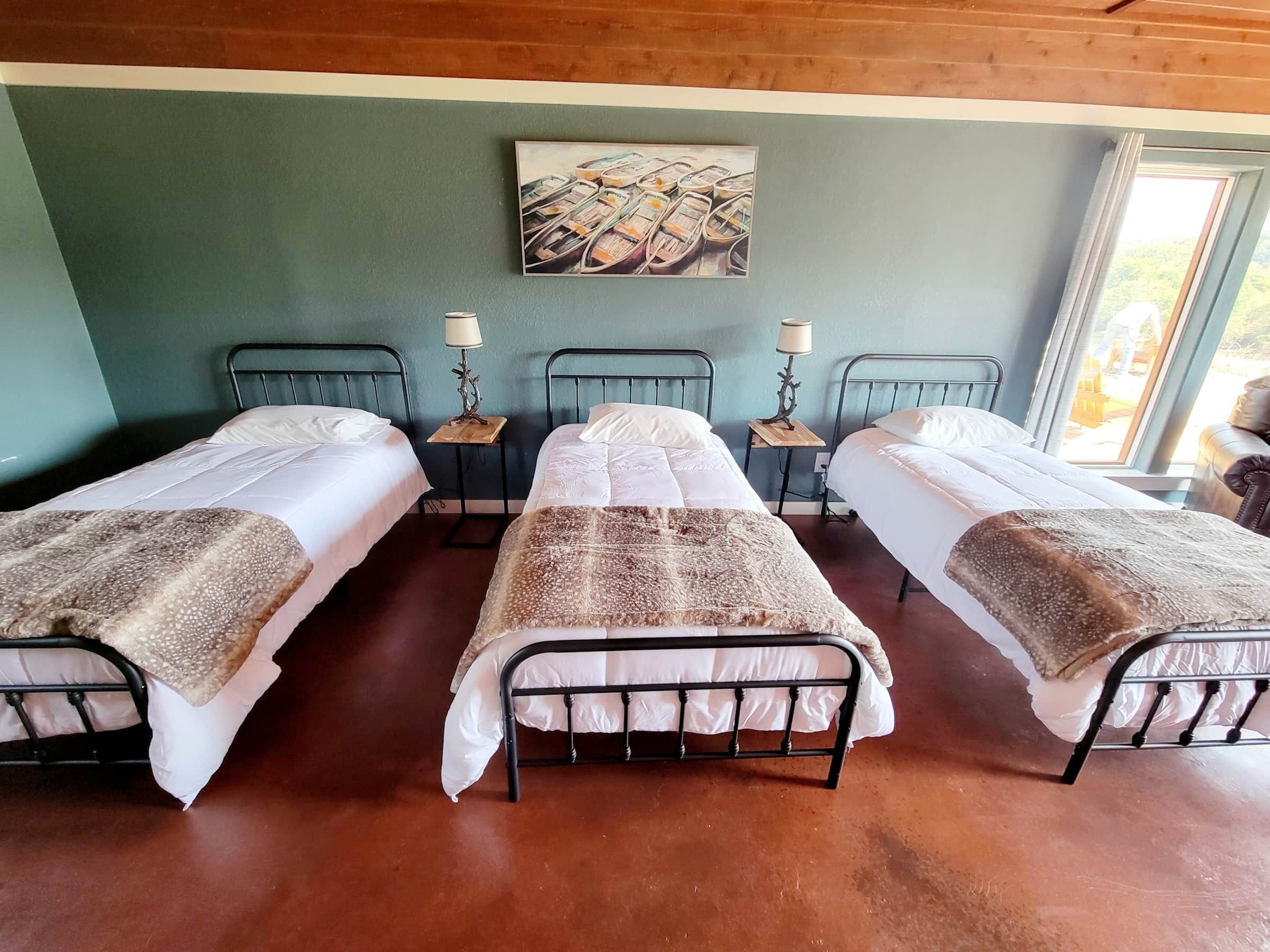 The Brown - Cabin 1 - Amazing White River frontage views!