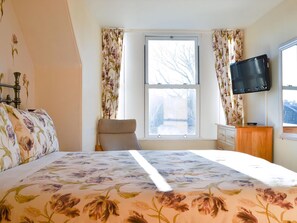 4 bedrooms, free WiFi, bed sheets