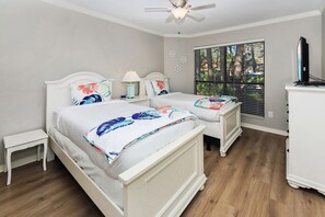 2 slaapkamers, een strijkplank/strijkijzer, gratis wifi, beddengoed