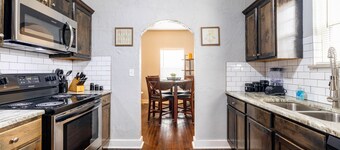 The Charm Chickasha | Fiber | W/D | Extra Parking