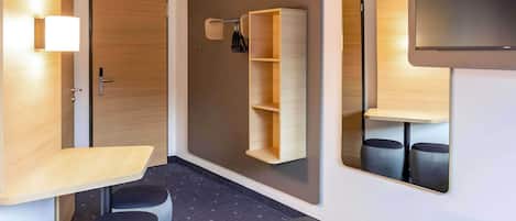 Chambre avec lits jumeaux | Bureau, Wi-Fi gratuit, draps fournis