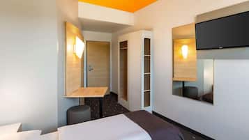 Desk, free WiFi, bed sheets