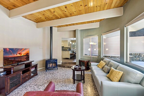 Televisio, takka, DVD-soitin