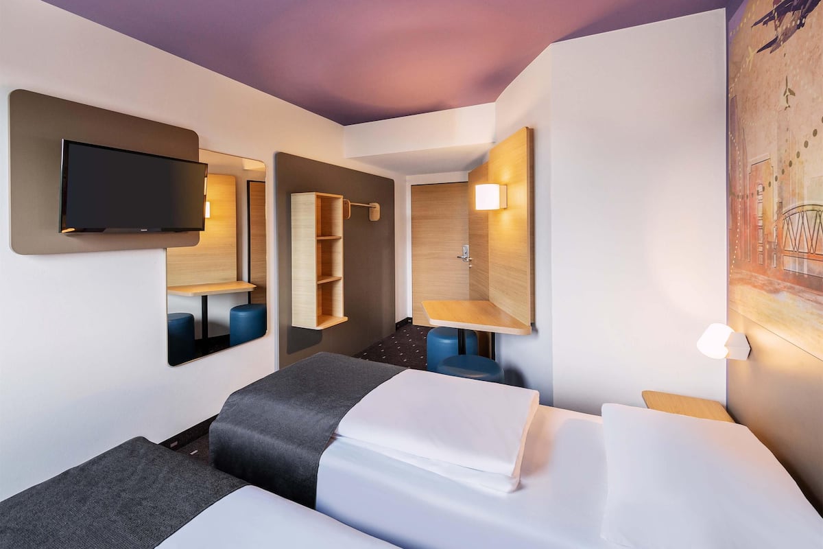 Twin Room | Desk, laptop workspace, soundproofing, free WiFi