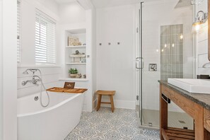 Combined shower/tub, hair dryer, towels, soap - Oceanfront Home with Expansive Views (Bald Head Island)