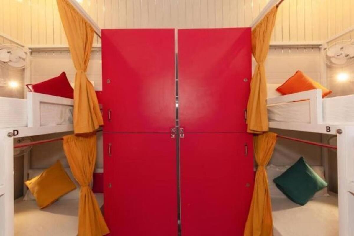 Soundproofing, WiFi (free)