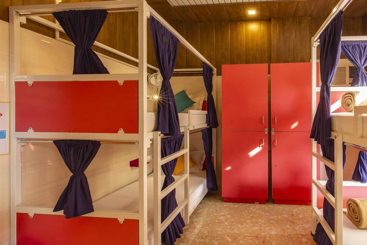 Standard Shared Dormitory | Soundproofing, WiFi (free)