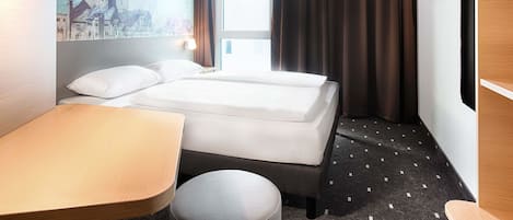 Desk, free WiFi, bed sheets