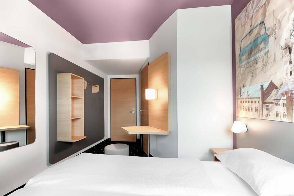Tweepersoonskamer | Een bureau, gratis wifi, beddengoed