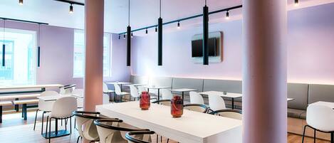 Trung tâm hành chính, văn phòng