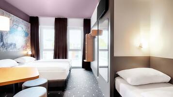 Dusche, Haartrockner, HandtĂŒcher