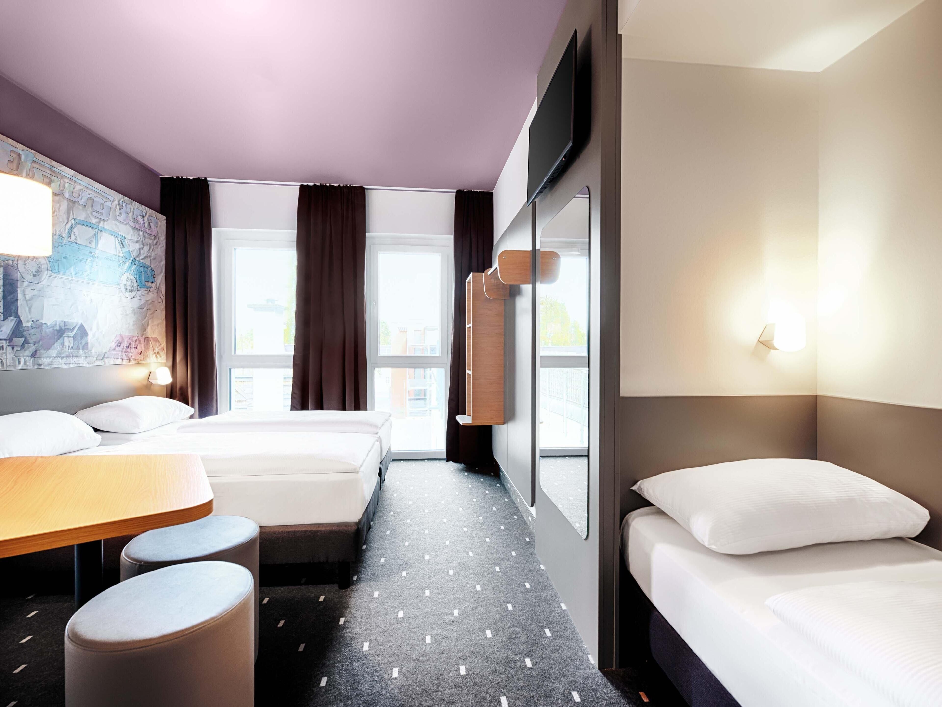 Dreibettzimmer | Badezimmer | Dusche, Haartrockner, Handtücher