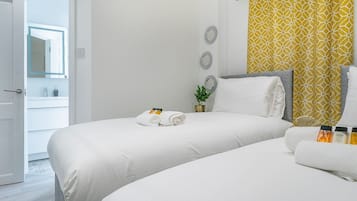 2 makuuhuonetta, silitysrauta/-lauta, ilmainen Wi-Fi, vuodevaatteet