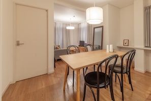 Apartamento, para não fumantes | 2 quartos, ferros/tábuas de passar roupa, Wi-Fi de cortesia