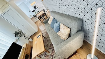 Apartment, Non Smoking | 2 bedrooms, iron/ironing board, free WiFi