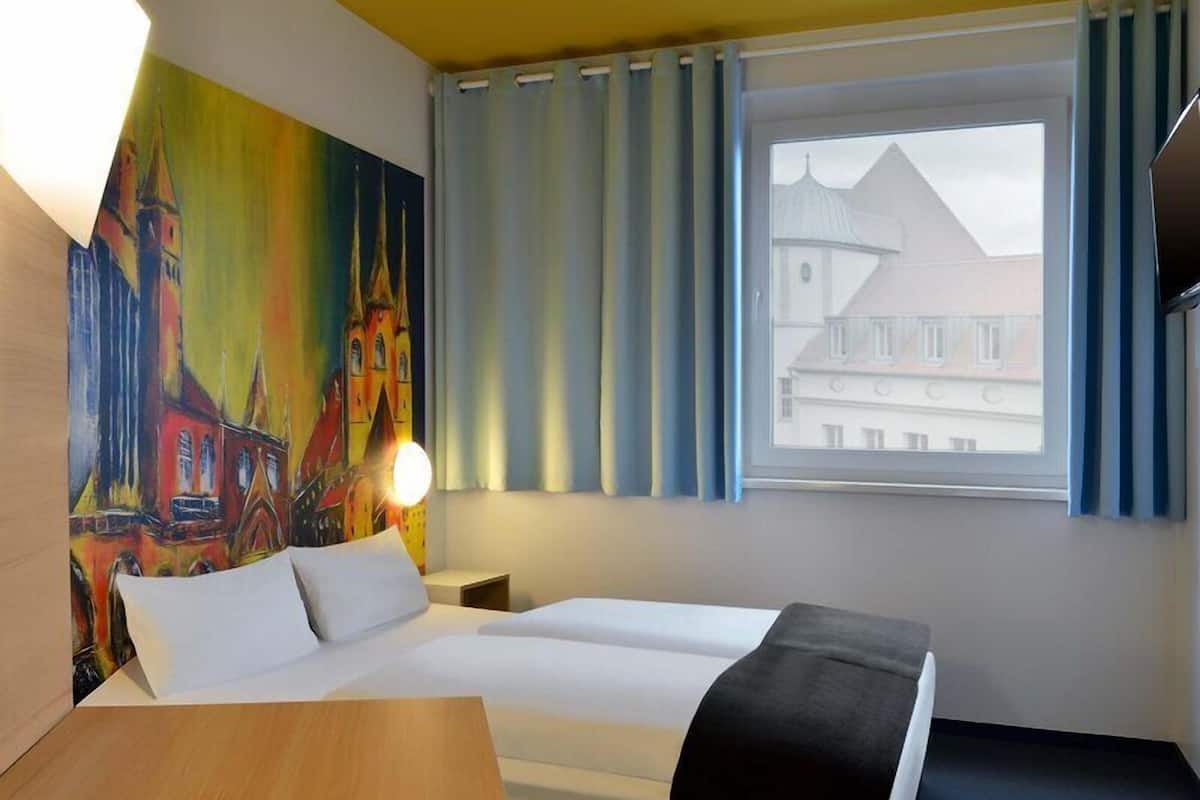 Bureau, chambres insonorisées, Wi-Fi gratuit, draps fournis