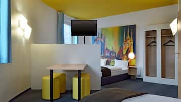 Vierbettzimmer | Schreibtisch, schallisolierte Zimmer, kostenloses WLAN, Bettwäsche
