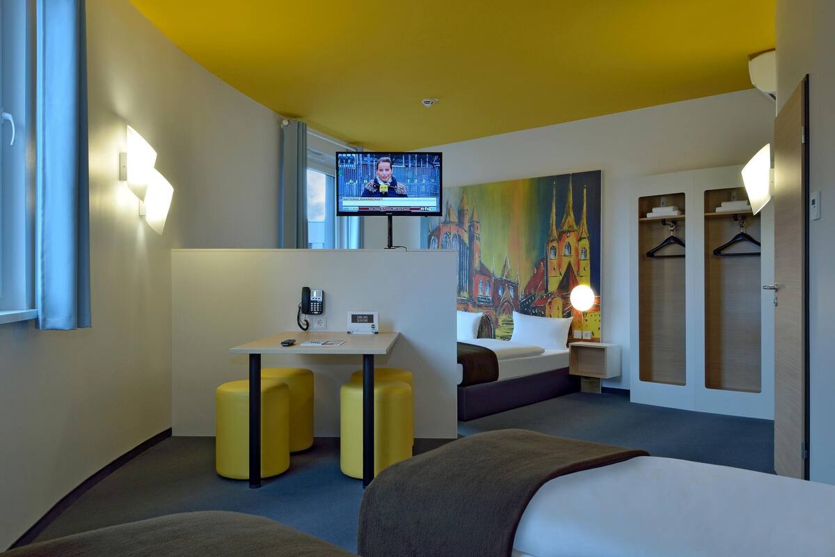Bureau, chambres insonorisées, Wi-Fi gratuit, draps fournis