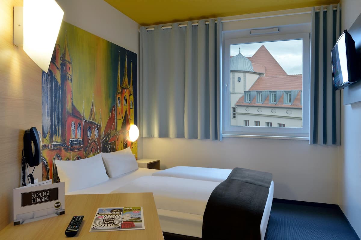 Bureau, chambres insonorisées, Wi-Fi gratuit, draps fournis
